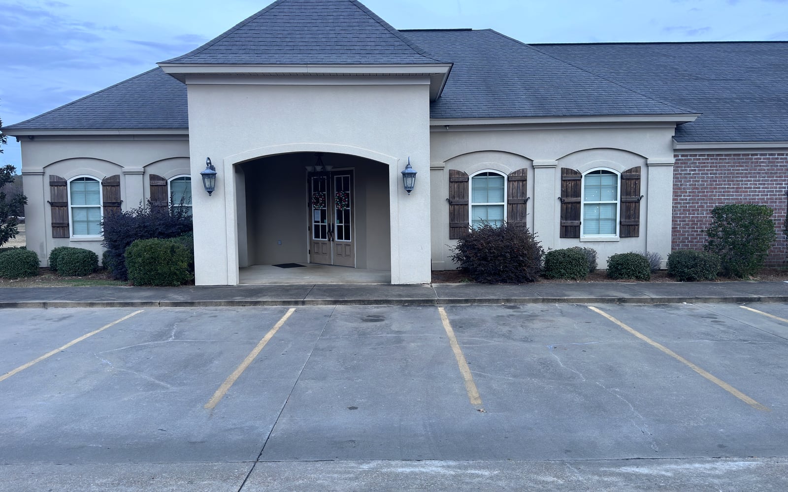 Exterior of the Chad Gardner, DDS office in Bastrop